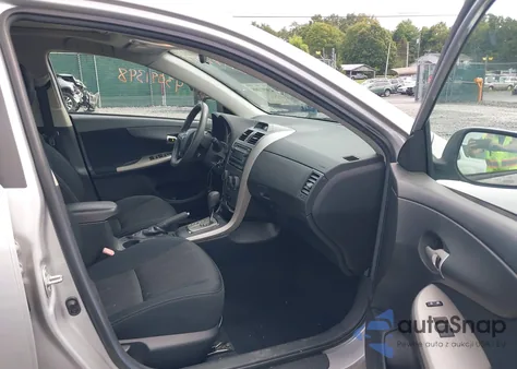 2012 Toyota Corolla S z USA, uszkodzony, nr VIN 2T1BU4EE8CC883932